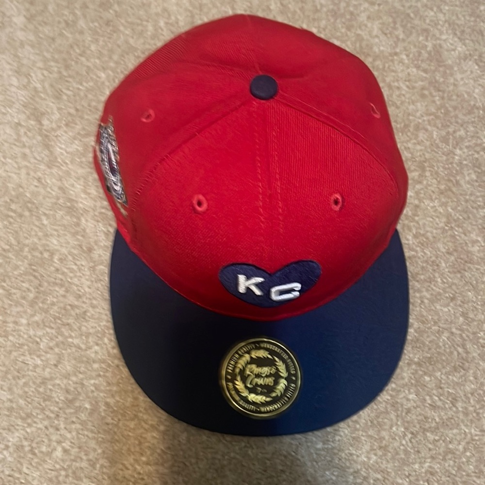 NWT Kansas City Monarchs fitted hat size 7 1/8. Rings & Crwns brand.